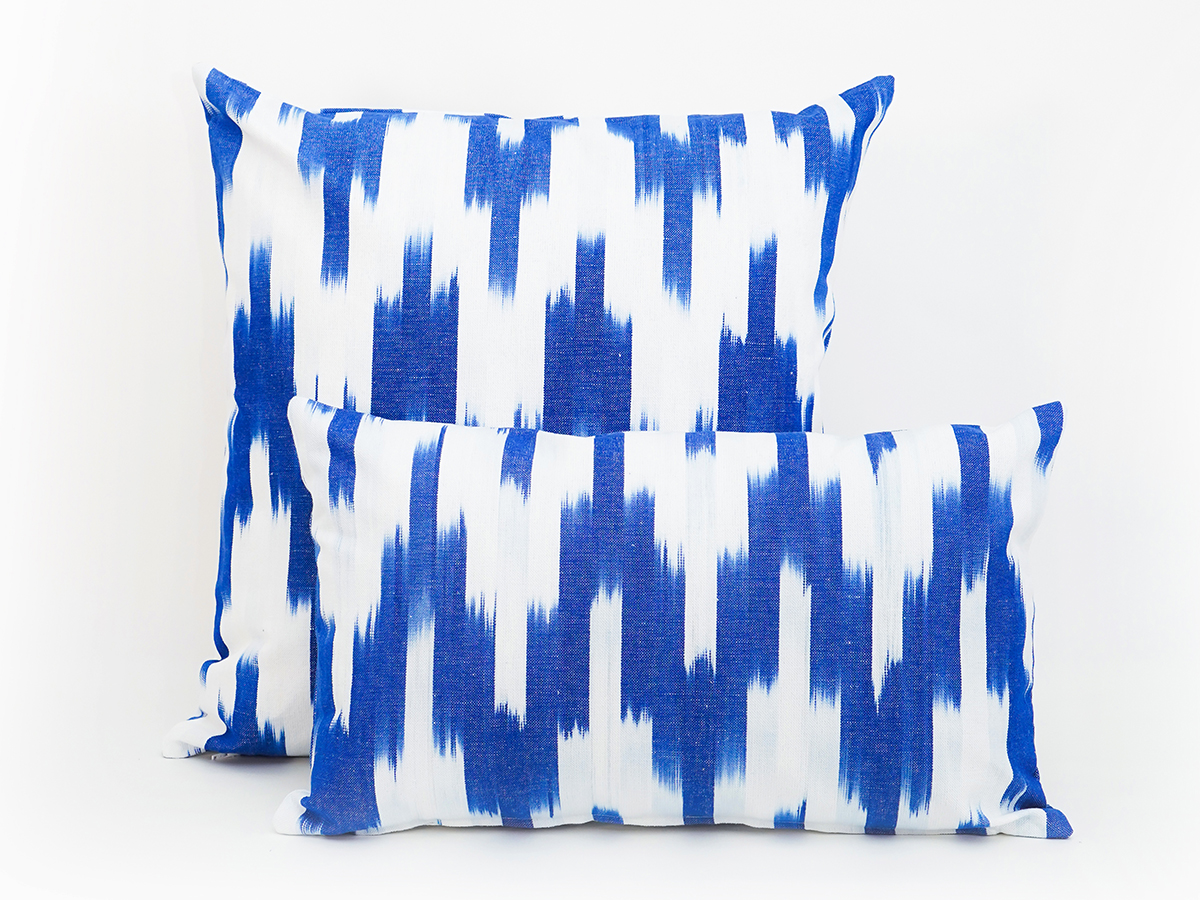 Ikat kissen 105 Blau – Bild 2