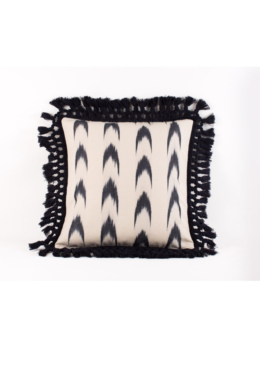 Coixí fleco 61 ikat Negre