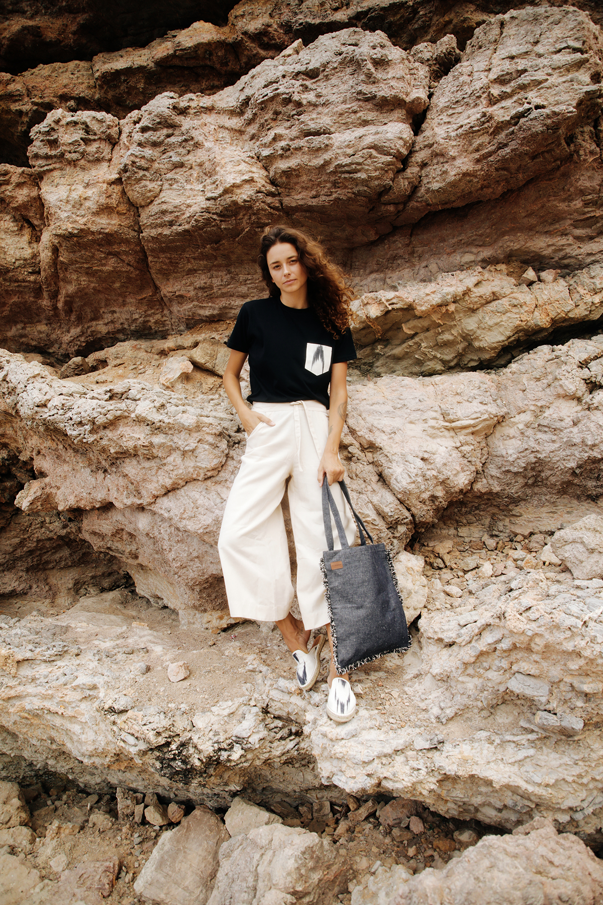 Black T-shirt Black Mallorcan fabric pocket - Image 3