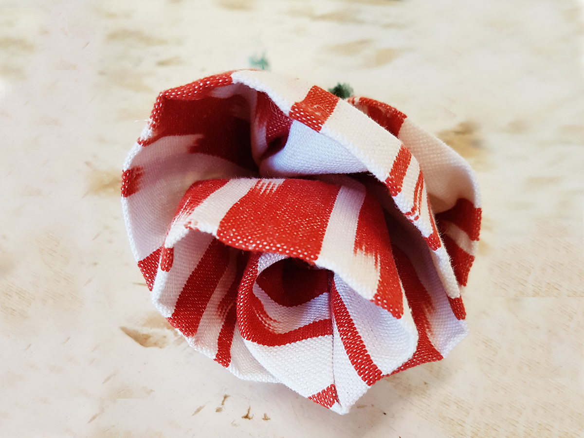 Flor de tela Mallorquina ikat Rojo - Image 2