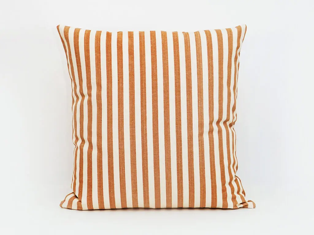 Cojín artesanal modelo 240 con tejido mallorquín de Teixits Vicens